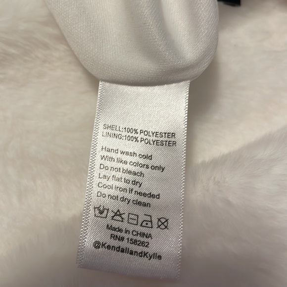 Kendall & Kylie lined dress short, looks like a skirt when worn. Size large - Picture 5 of 5